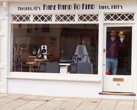 Small independent high street shop representing commercial buildings insurance