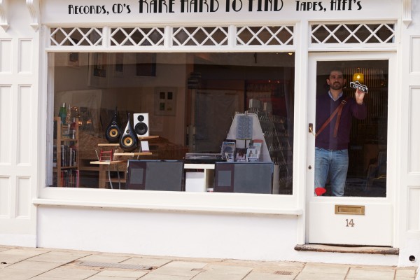 Small independent high street shop representing commercial buildings insurance