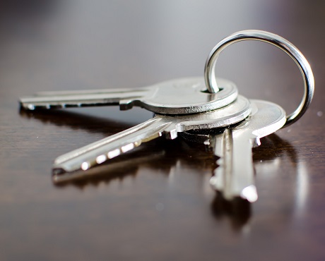 3 keys on a shiny wooden surface representing Loss of rent